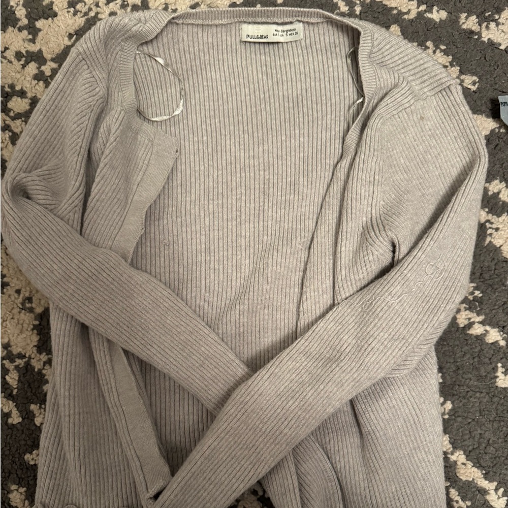 Cropped grey cardigan